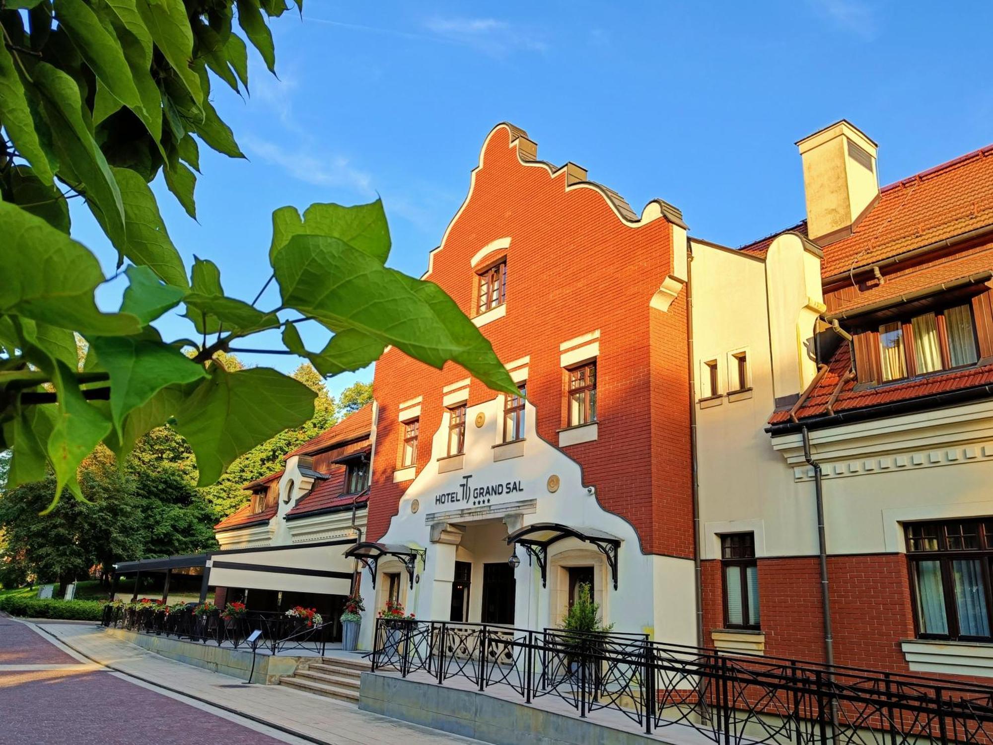 Grand Sal Hotel Wieliczka Exterior photo